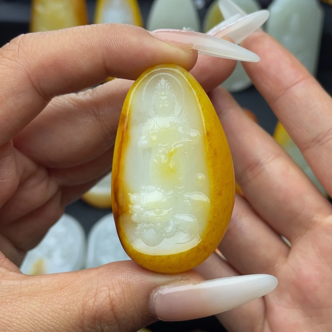 和田玉未镶嵌颈饰