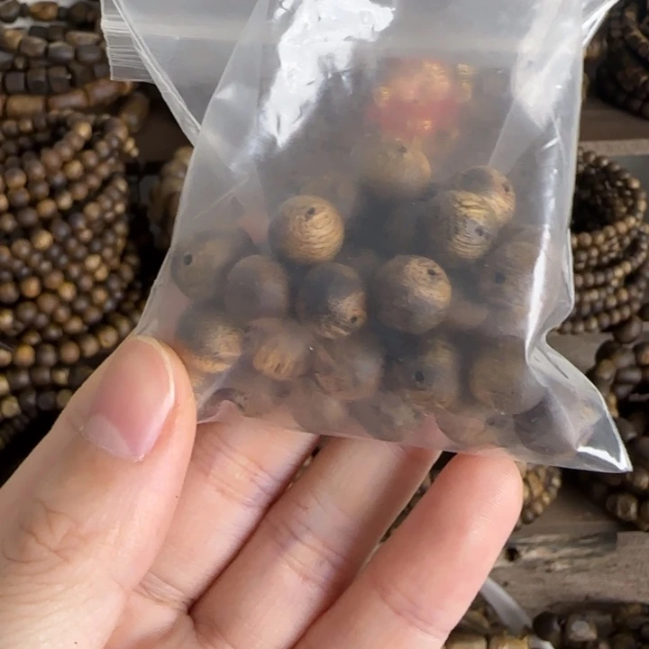 M***張珠串奇楠沉香09圆珠瑕疵珠9克加