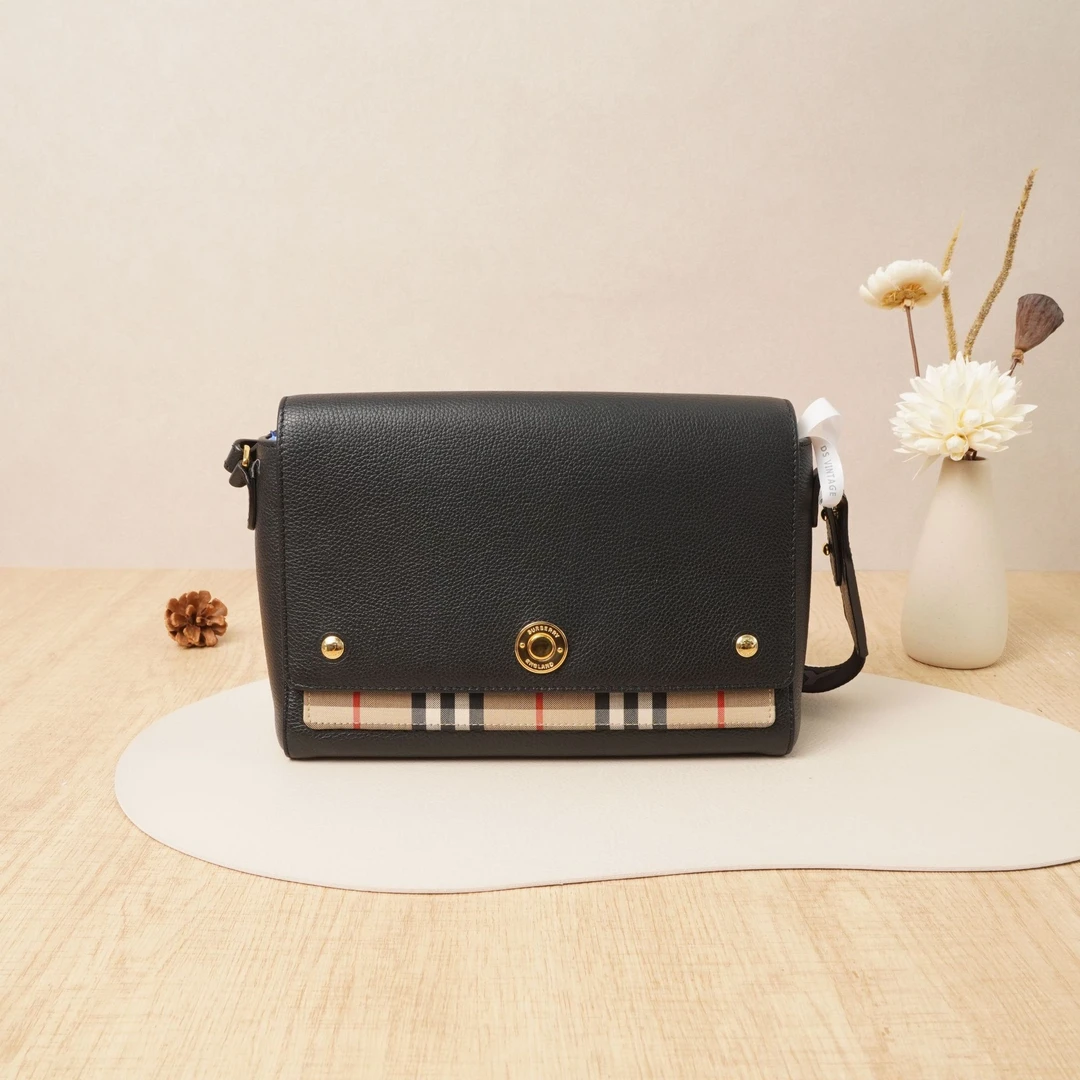 95新 BURBERRY/博柏利 博柏利单肩包黑色/肩带/DS022377