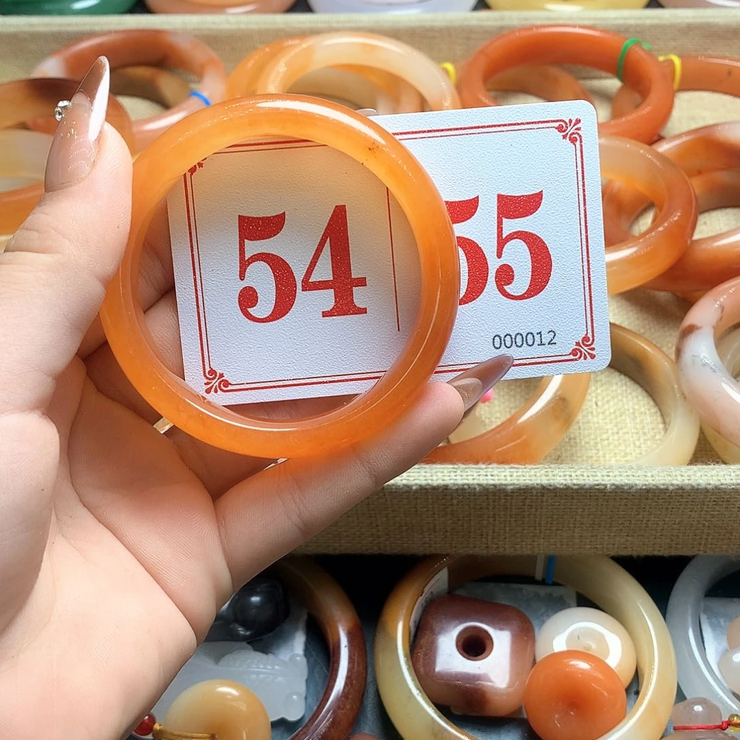 未镶嵌石英质玉（黄龙玉）手镯