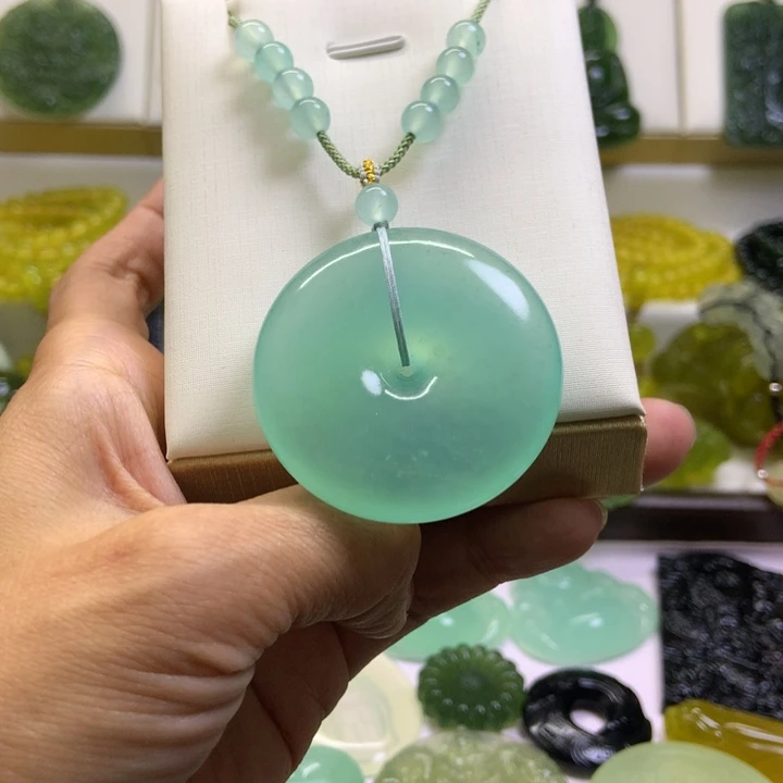 【闪购商品】未镶嵌蛇纹石玉颈饰快**由