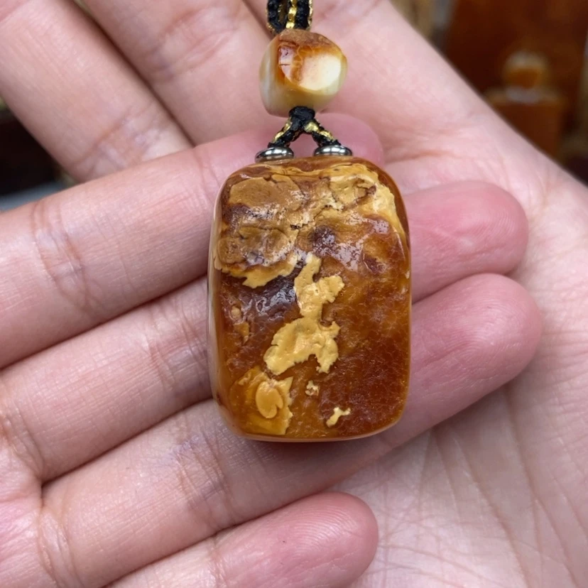 【闪购商品】未镶嵌吊坠(赠链)琥珀