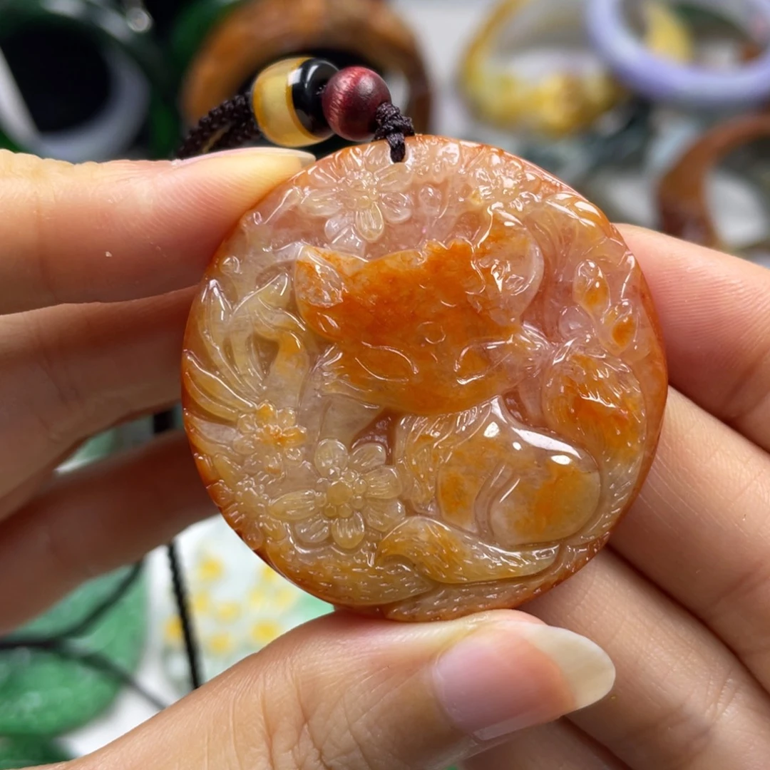 柒***柒颈饰未镶嵌翡翠牌子