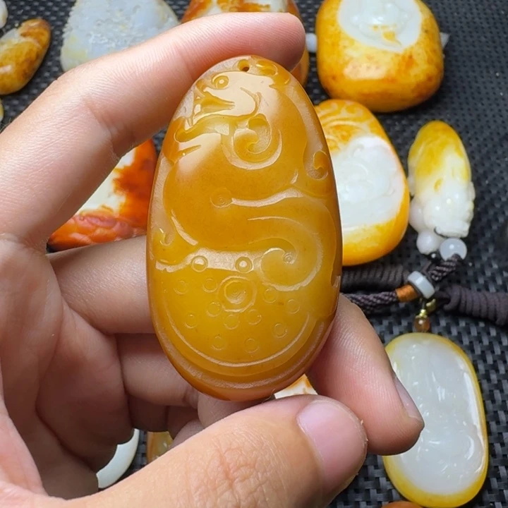 和田玉未镶嵌颈饰