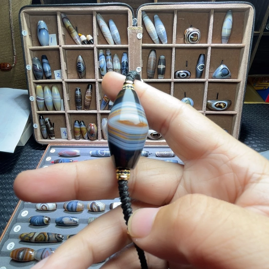 k***e玛瑙/玉髓合金颈饰