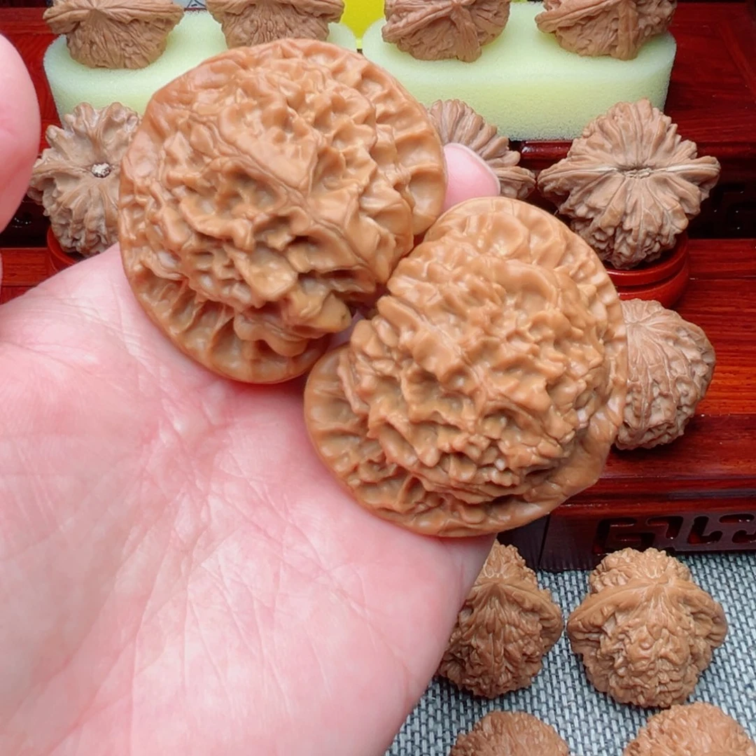 文玩核桃吊坠官帽52尺官品