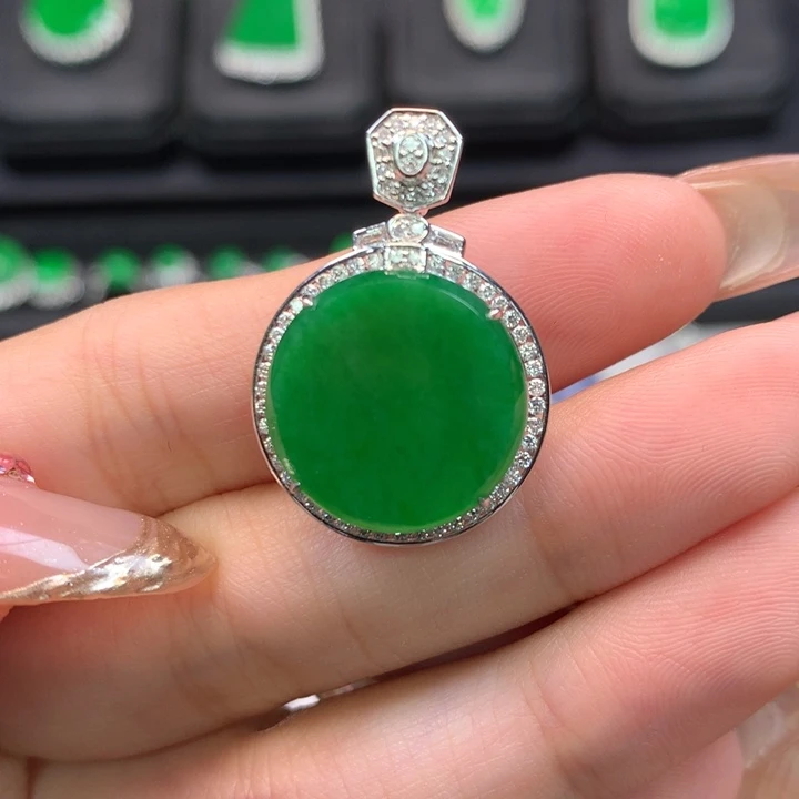 翡翠吊坠(不含链)18K金镶嵌