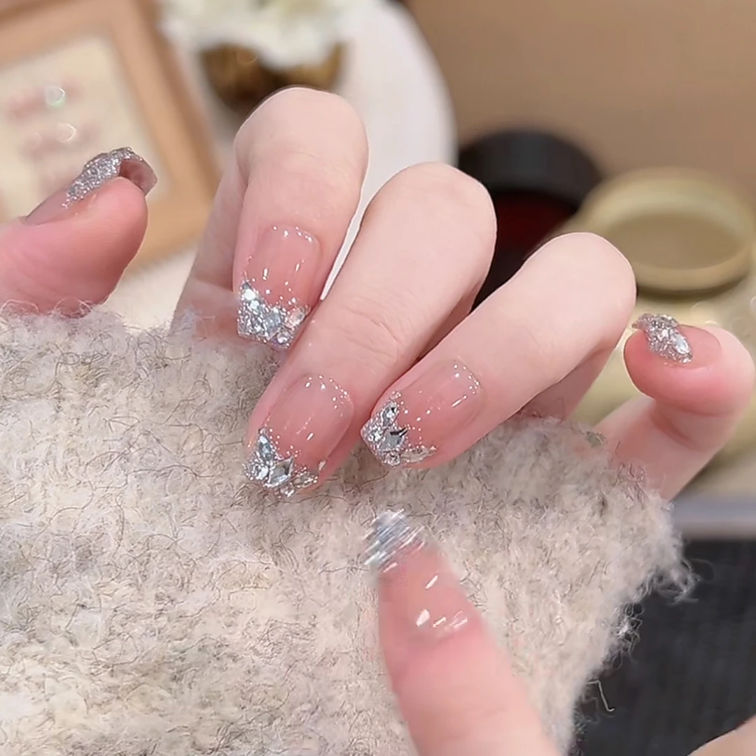 【恰好时光】穿戴甲 哈哈公主裸色贴钻高级感显白手工纯欲美甲