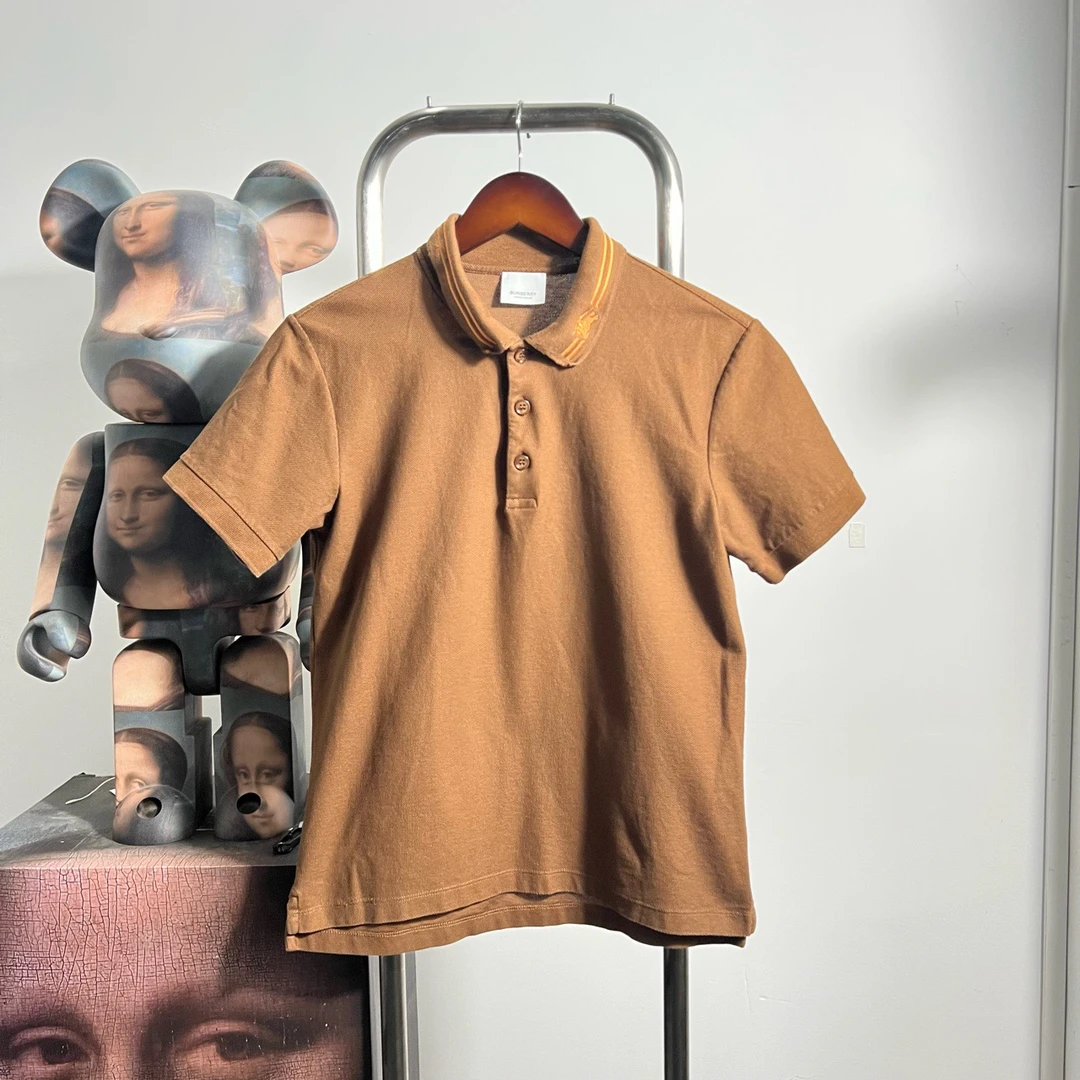 99新 BURBERRY/博柏利 领子战马刺绣短袖p2262尺S 衣长61 胸围96