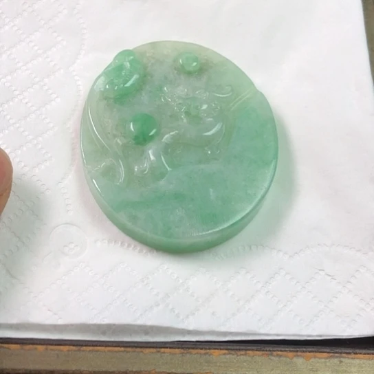 翡翠未镶嵌颈饰如意龙牌