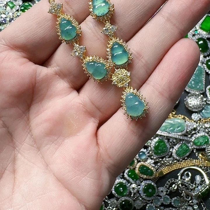 翡翠颈饰未镶嵌天然A货翡翠放漏