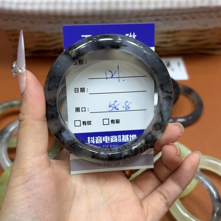 未镶嵌岫玉手镯天然