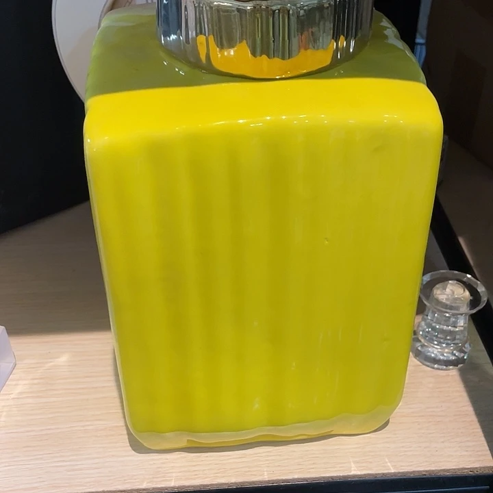 陶瓷花瓶部分（微瑕）