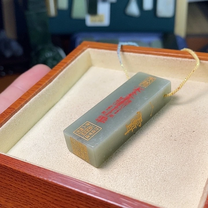 报***！和田玉未镶嵌颈饰