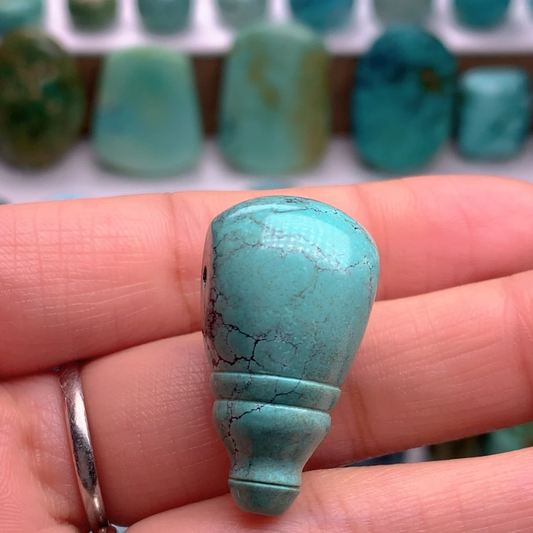 绿松石未镶嵌珠宝奇石