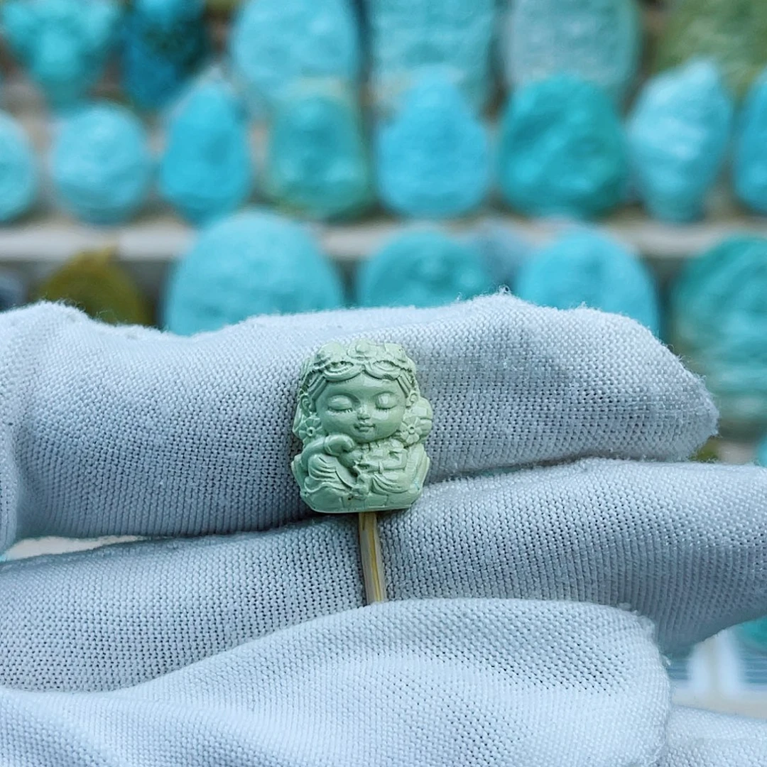 绿松石未镶嵌珠宝奇石