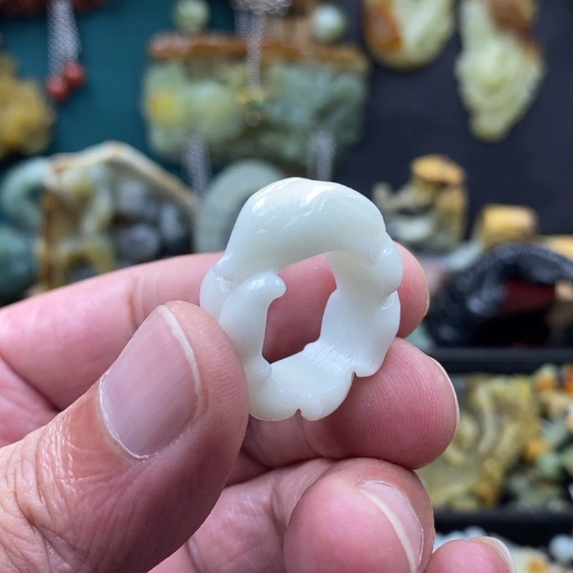 【闪购商品】蛇纹石玉戒指未镶嵌