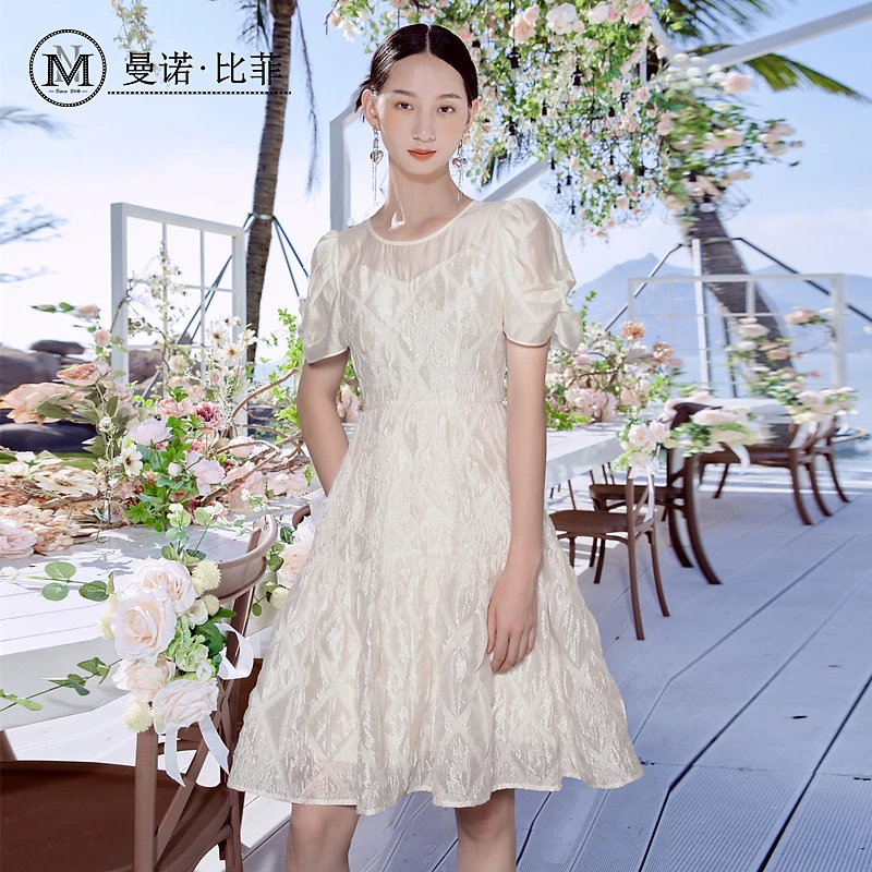 【媛媛女王专享】曼诺比菲蕾丝显瘦气质连衣裙MEBL125162