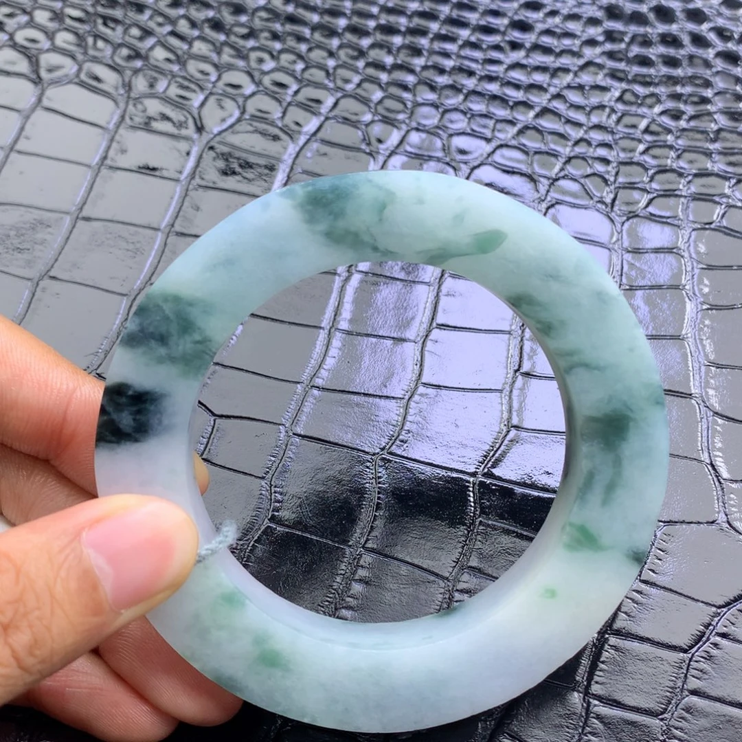 定制翡翠未镶嵌翡翠手镯