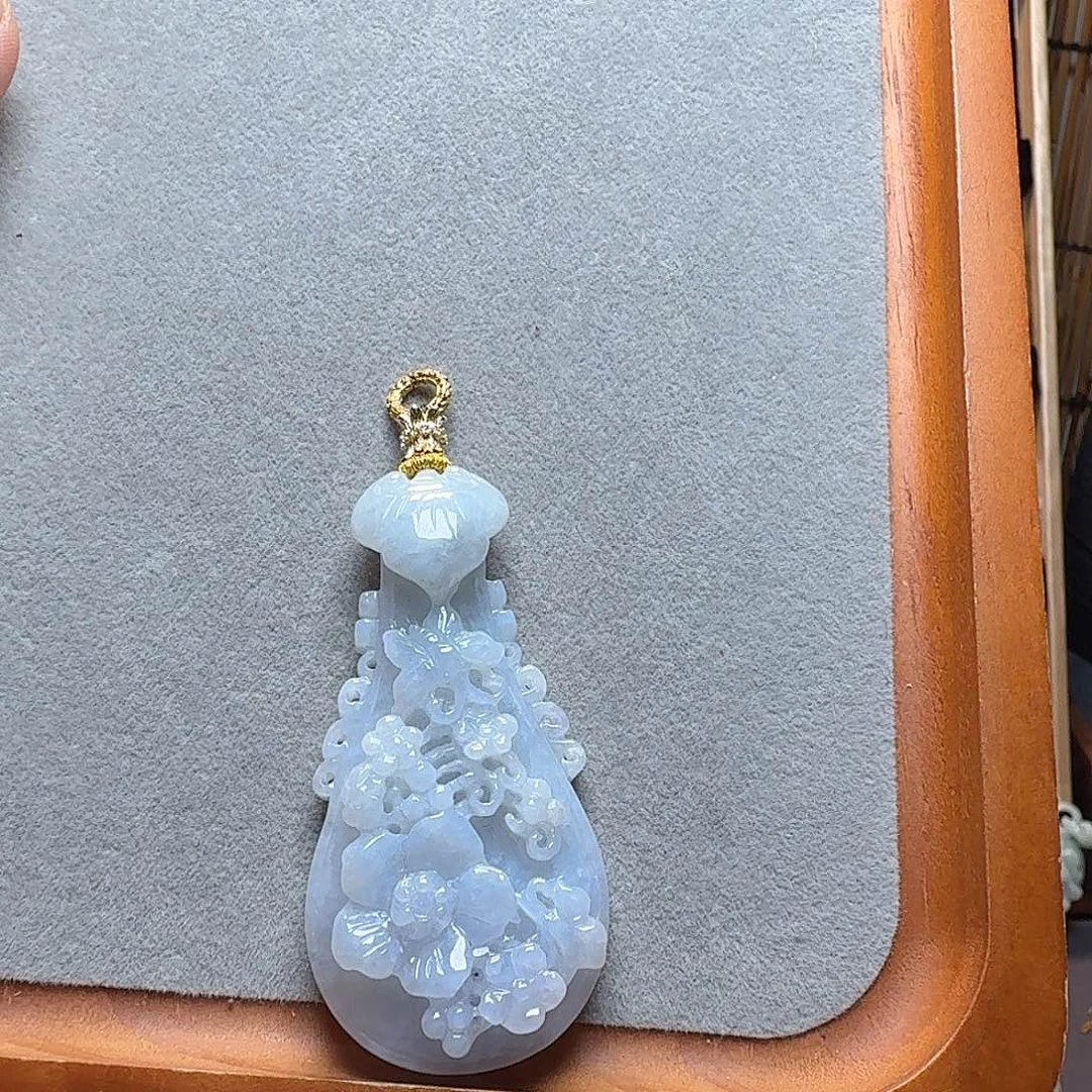 吊坠(赠链)未镶嵌翡翠