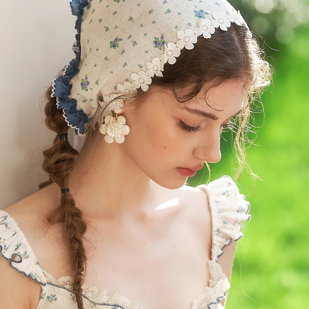 LaceMade 蓝莓果罐 法式田园风少女感蓝色木耳边碎花头巾三角巾女