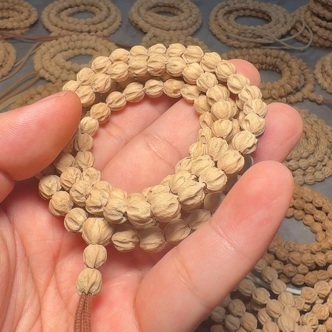 是***由柏香籽/百香籽吊坠