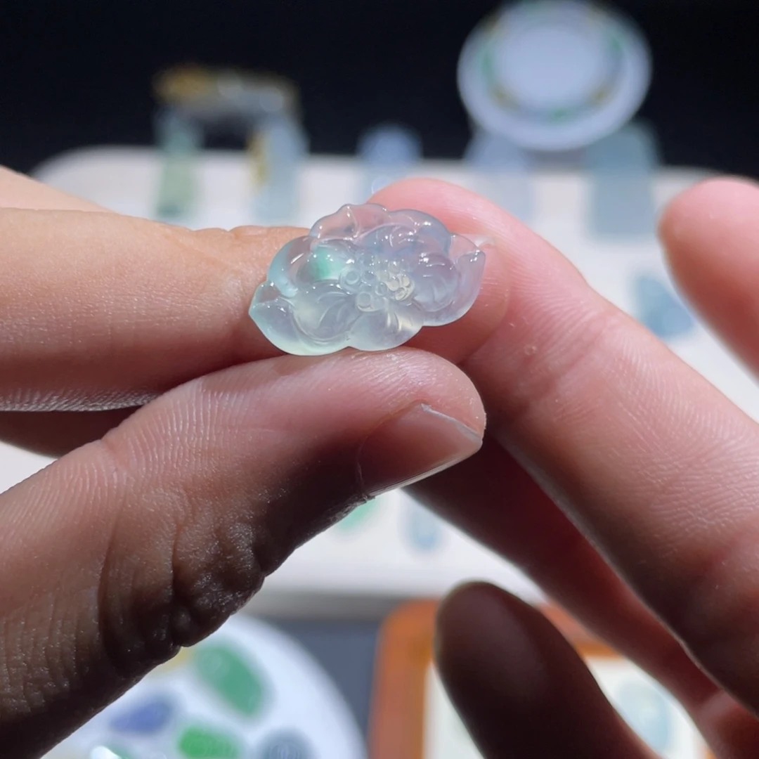 颈饰未镶嵌翡翠莲花