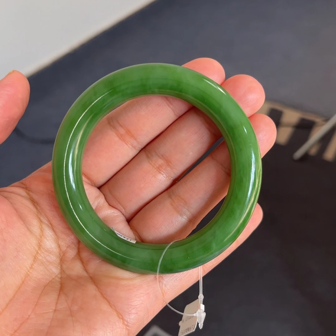 和田玉未镶嵌手镯阳绿胖圆条 强推 色艳
