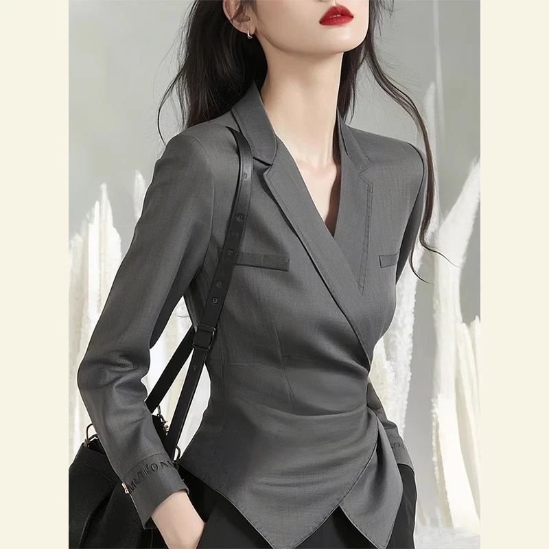 2025春季今年流行独特别致上衣轻奢高级感减龄洋气灰色显瘦衬衫女