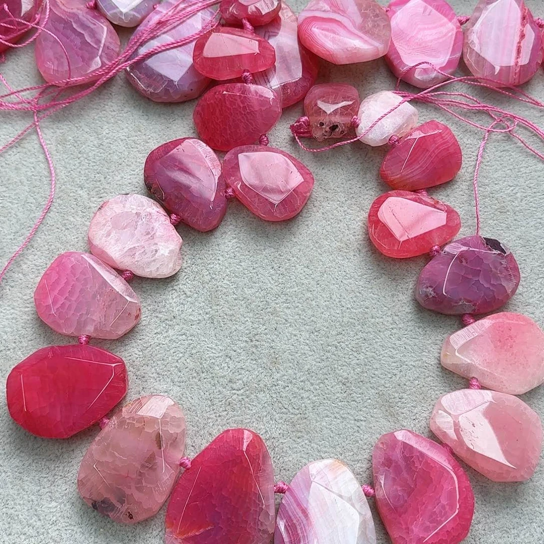 玛瑙/玉髓未镶嵌珠宝半成品粉龙纹塔链一条