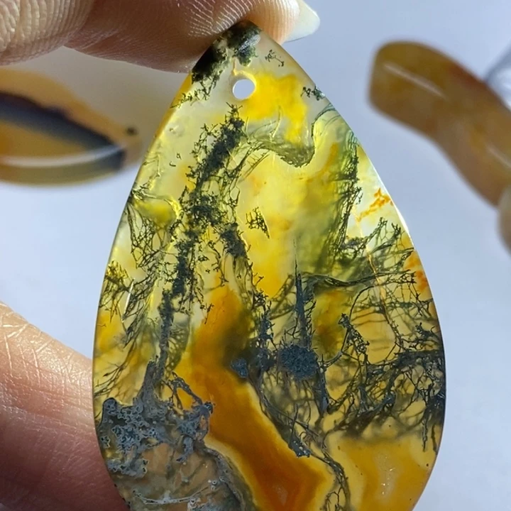 玛瑙/玉髓颈饰未镶嵌