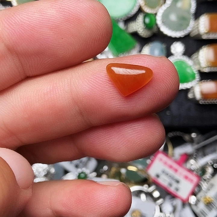 颈饰未镶嵌翡翠吊坠