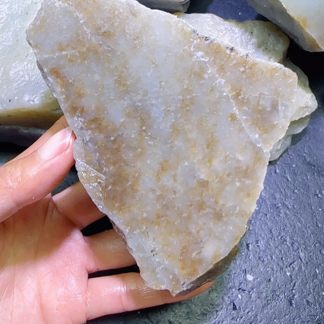 和田玉未镶嵌珠宝半成品