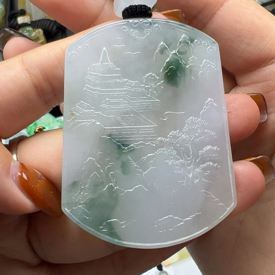 翡翠未镶嵌颈饰山水
