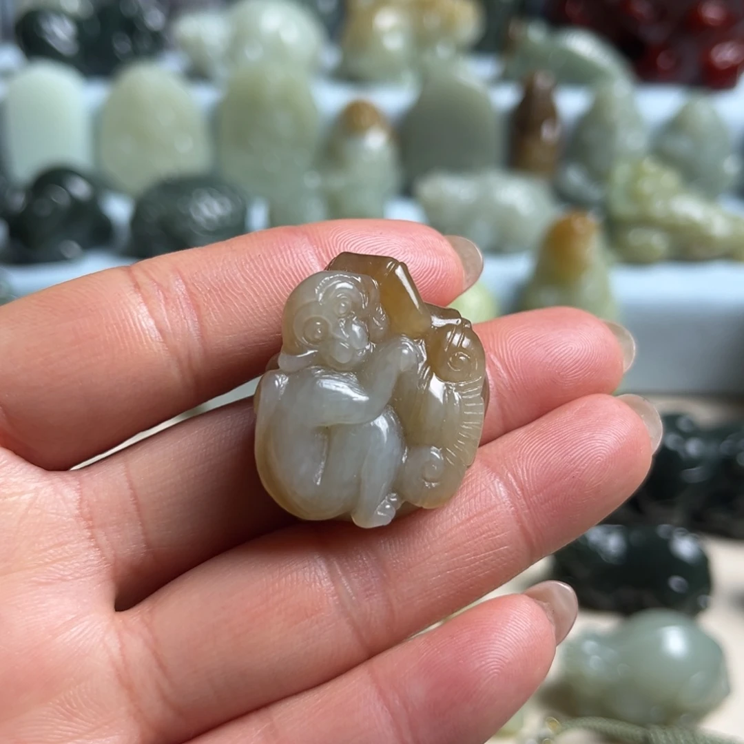 和田玉未镶嵌挂件