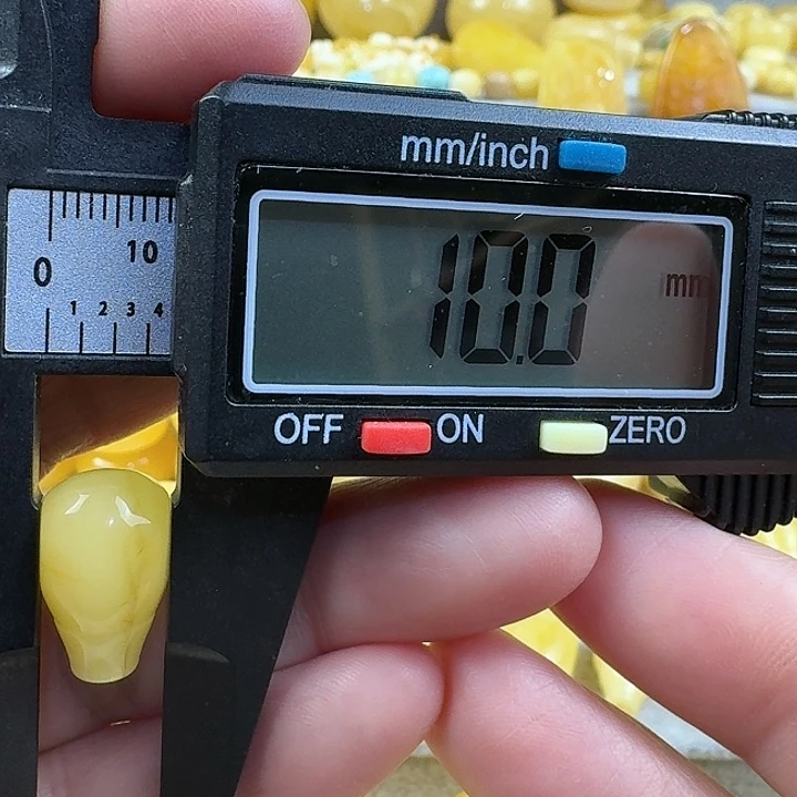蜜蜡未镶嵌裸石11杂