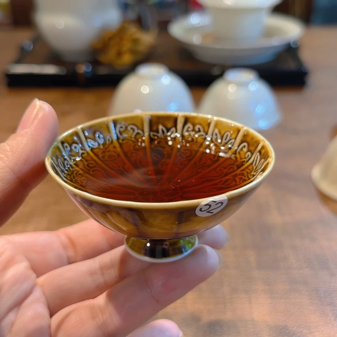 孤品微瑕黄定高足杯 内膜印 65ml