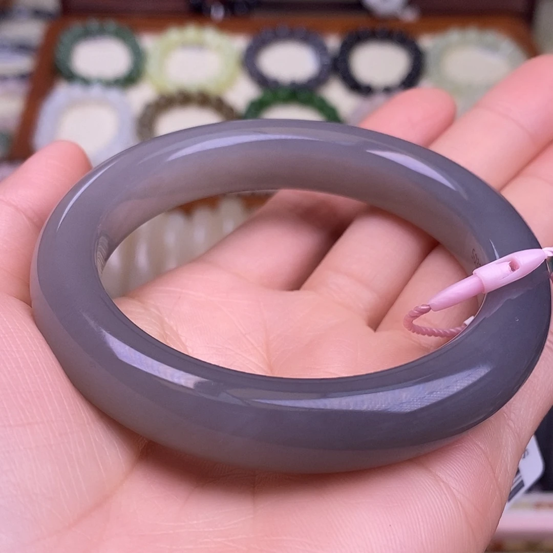 颈饰未镶嵌和田玉58圈烟紫手镯