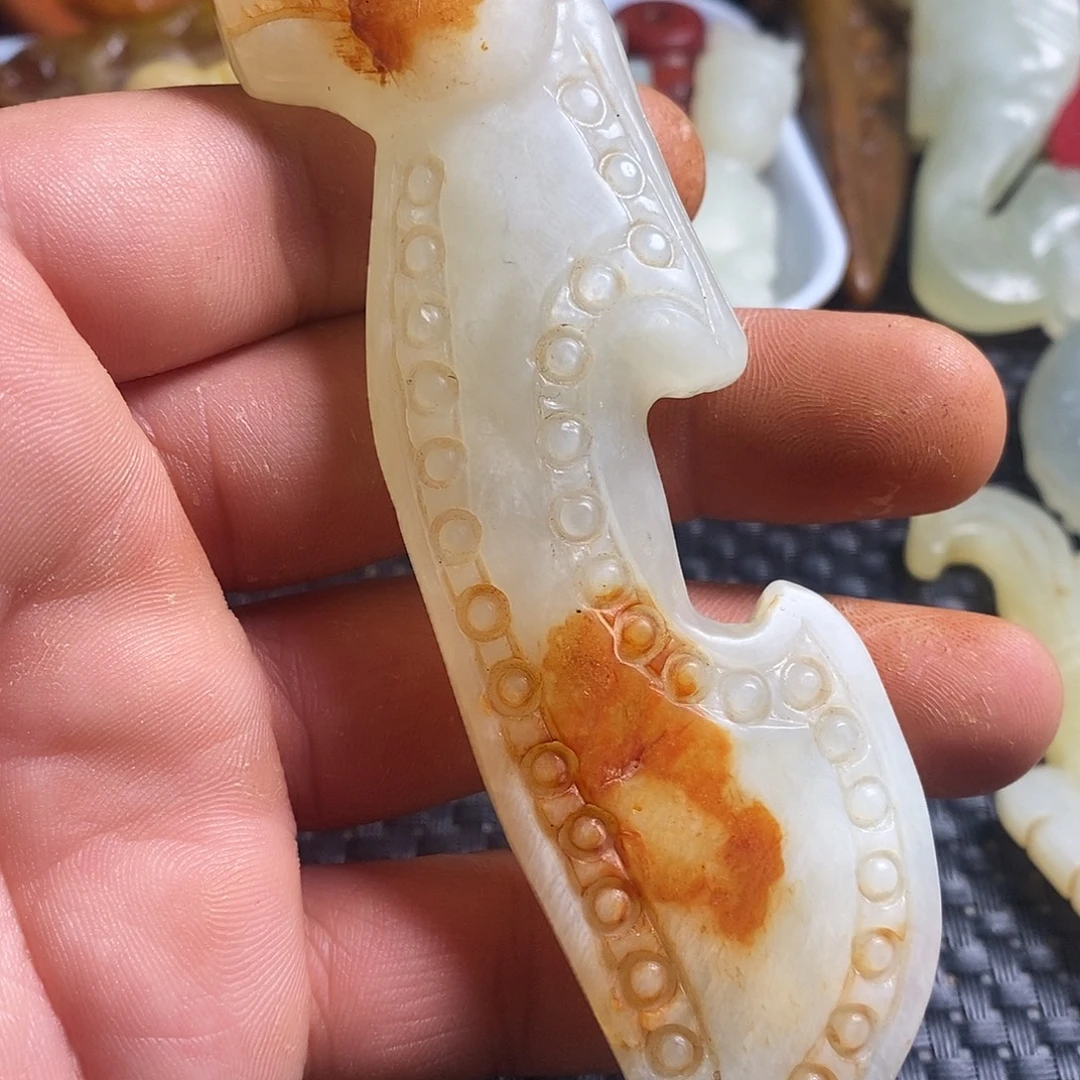 岫玉未镶嵌珠宝奇石