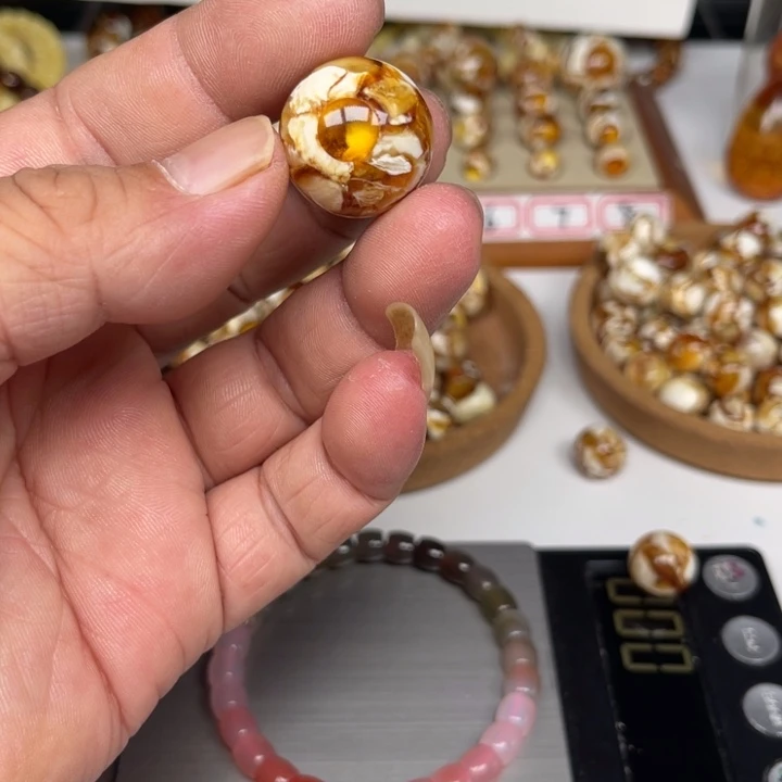 ****️未镶嵌琥珀裸石71号
