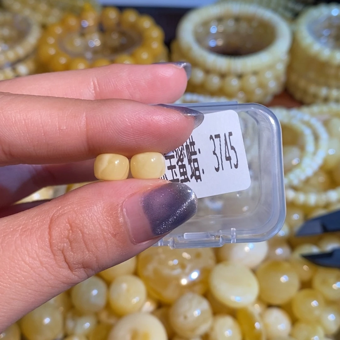 琥珀未镶嵌珠宝奇石3745