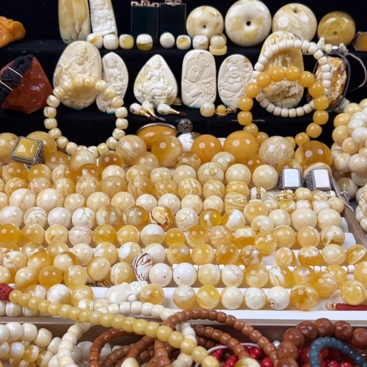 罗***特蜜蜡未镶嵌珠宝奇石