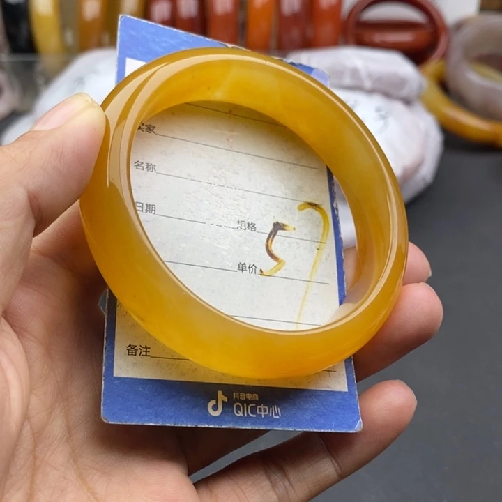 石英质玉未镶嵌手镯