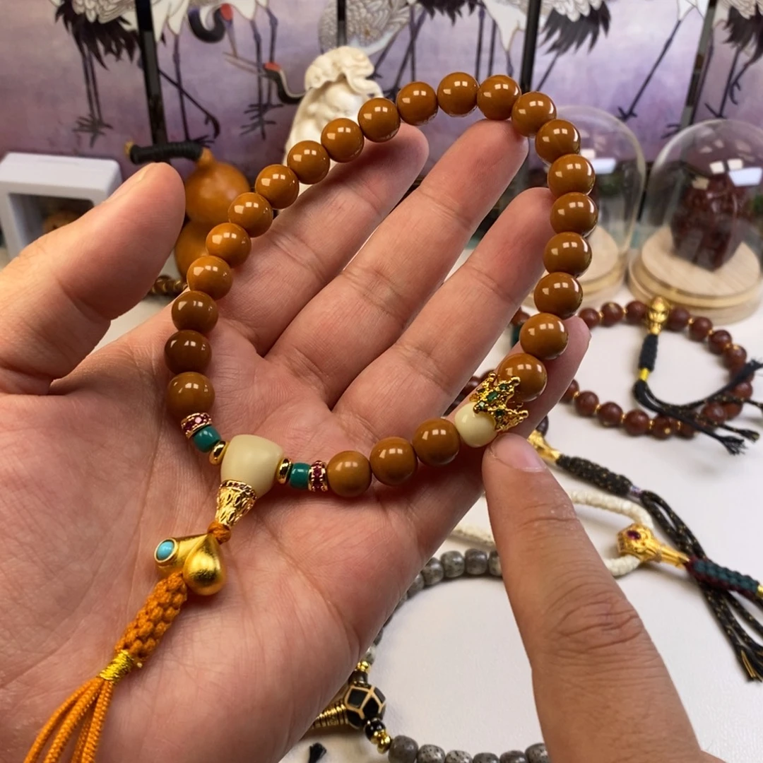 吊坠猴头核桃。。。。。。。。。。。。