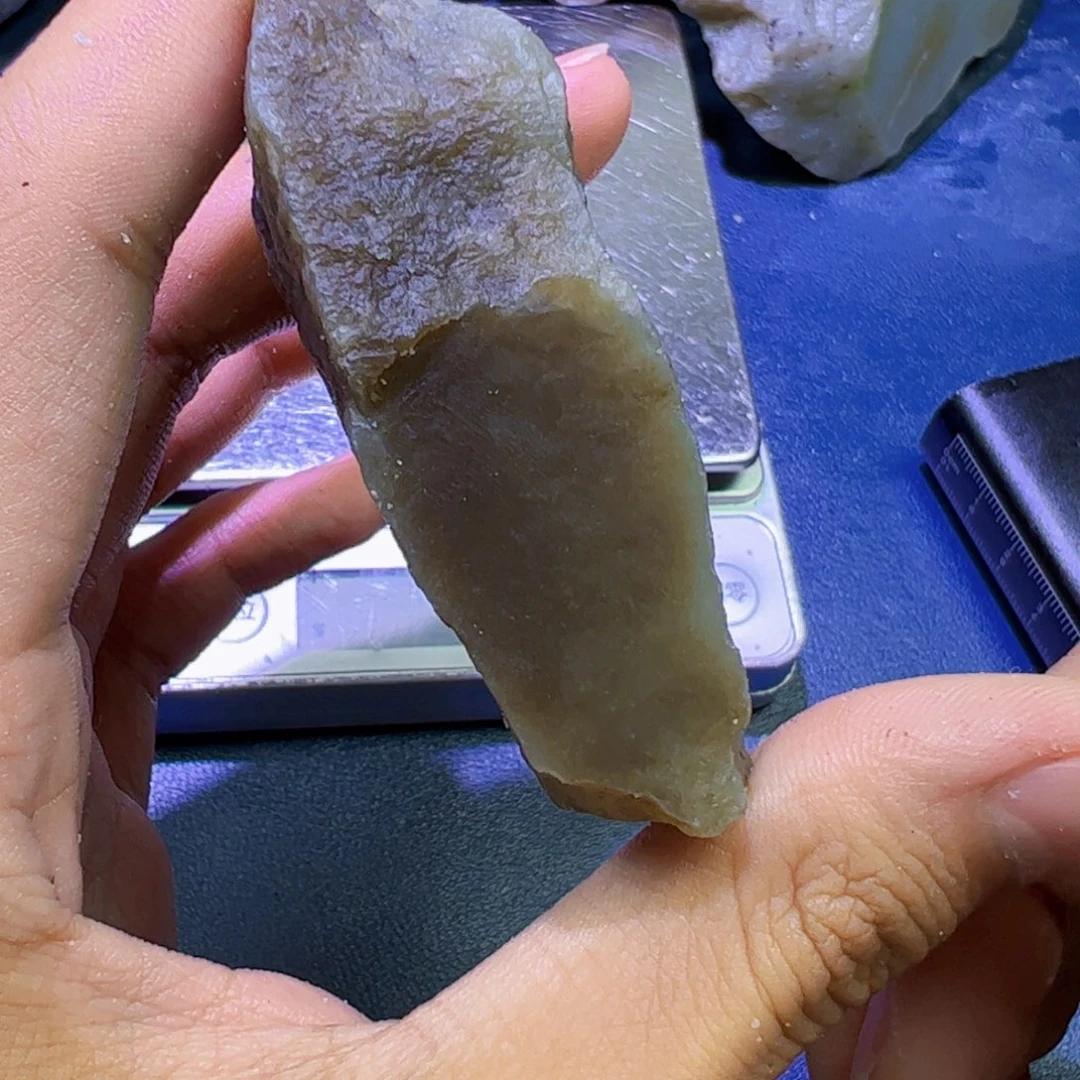 和田玉未镶嵌珠宝半成品