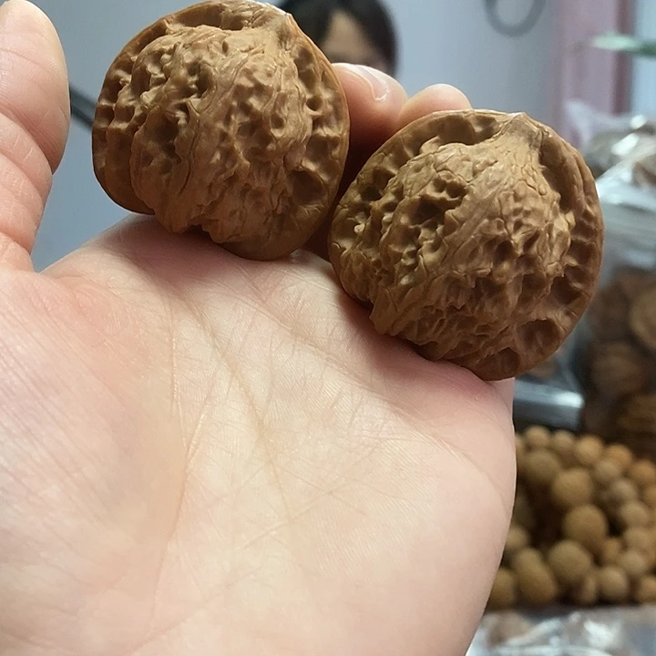 文玩核桃把件42红皮红狮子小众