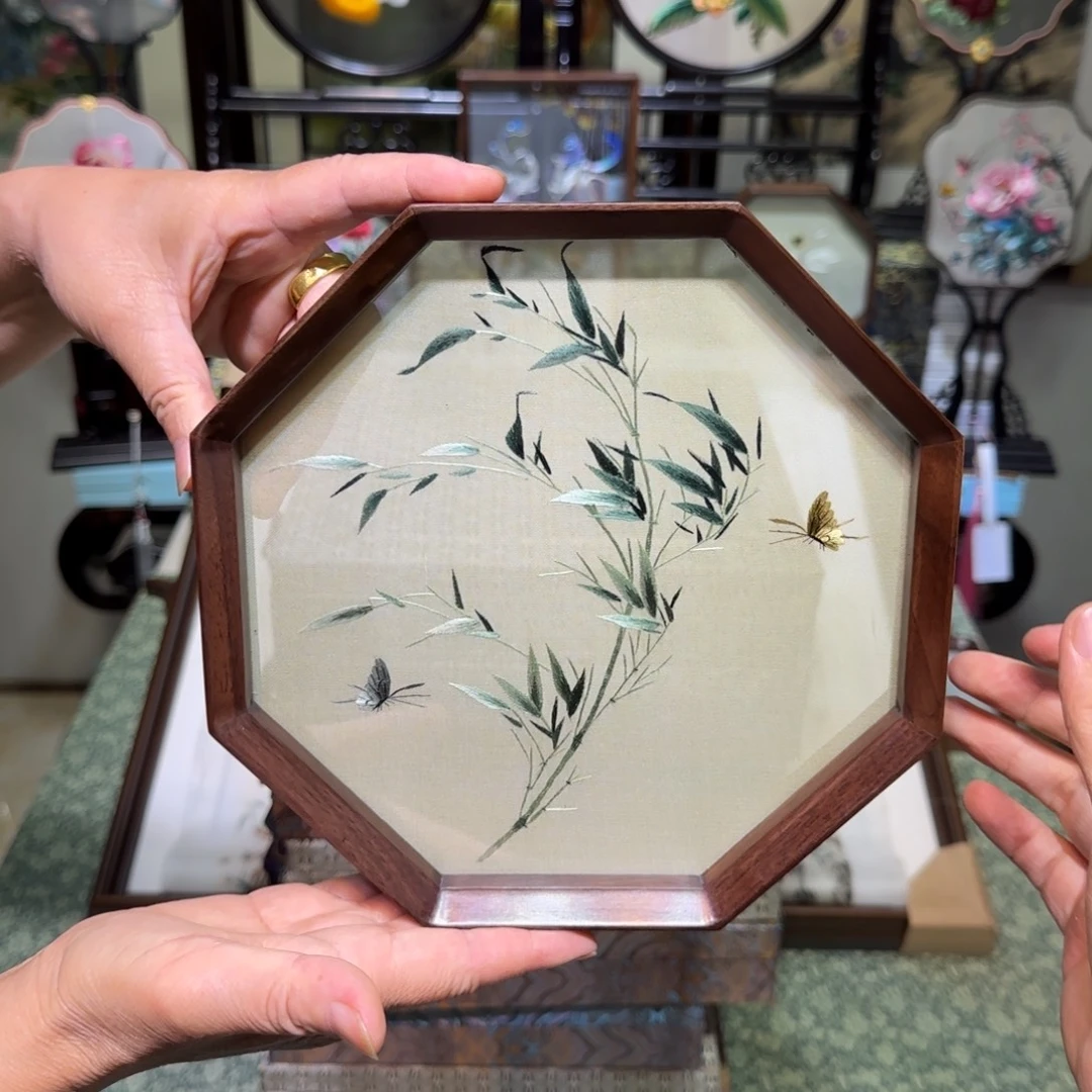 刺绣刺绣工艺精湛独特设计新颖时尚