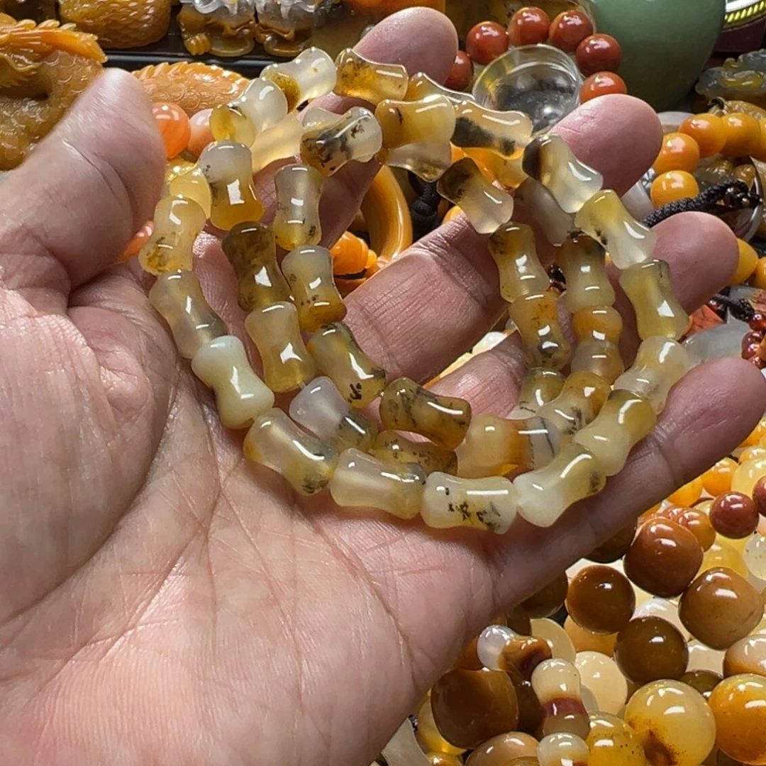 石英质玉未镶嵌颈饰