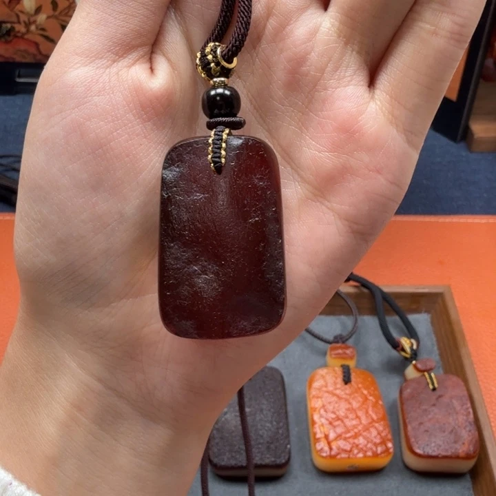 蜜蜡未镶嵌吊坠(赠链)