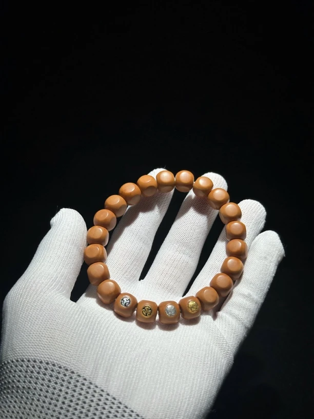 高品质原皮原色4标六方猴头核桃手串